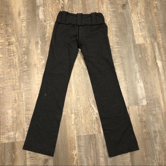 Lululemon yoga pants size 4 - Picture 2 of 5